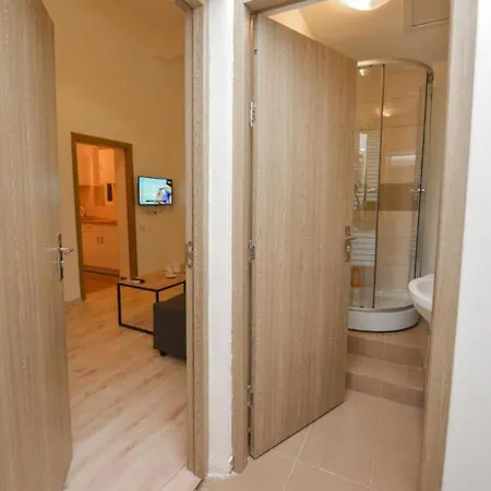 Experience Old Town Charm At Covaci 3br בוקרשט