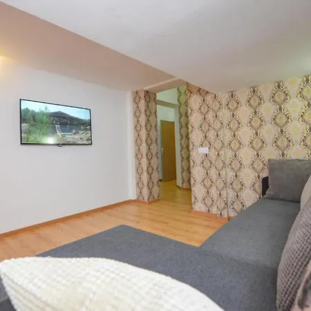 Experience Old Town Charm At Covaci 3br Appartement