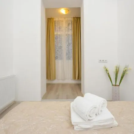 Experience Old Town Charm At Covaci 3br Daire Bükreş