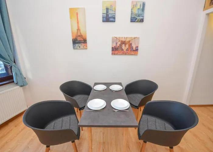 Experience Old Town Charm At Covaci 3br *