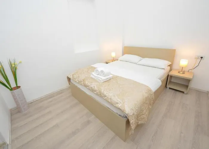 Apartman Experience Old Town Charm At Covaci 3br