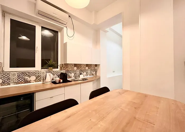 Experience Old Town Charm At Covaci 3br *