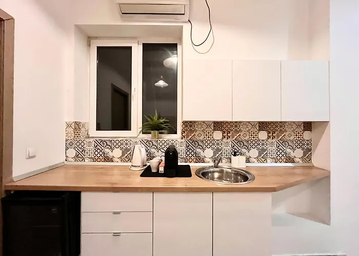 Experience Old Town Charm At Covaci 3br Bukarest