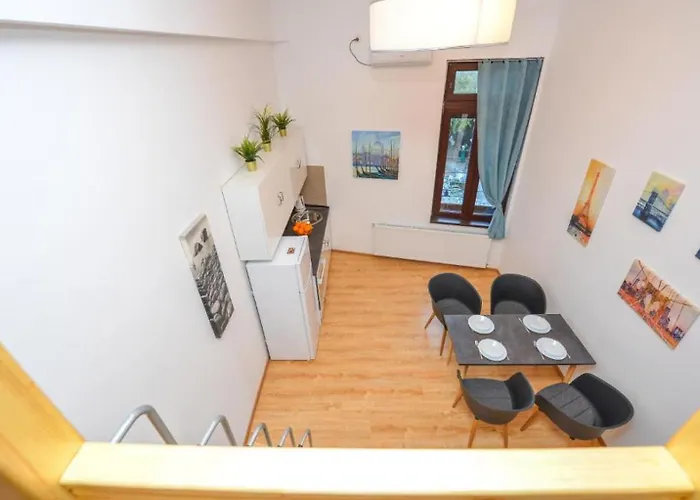 Experience Old Town Charm At Covaci 3br Appartement