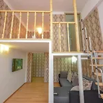アパート Experience Old Town Charm At Covaci 3br ブカレスト