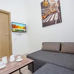 アパート Experience Old Town Charm At Covaci 3br ブカレスト