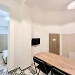 Experience Old Town Charm At Covaci 3br アパート *