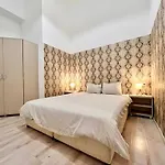 Experience Old Town Charm At Covaci 3br *